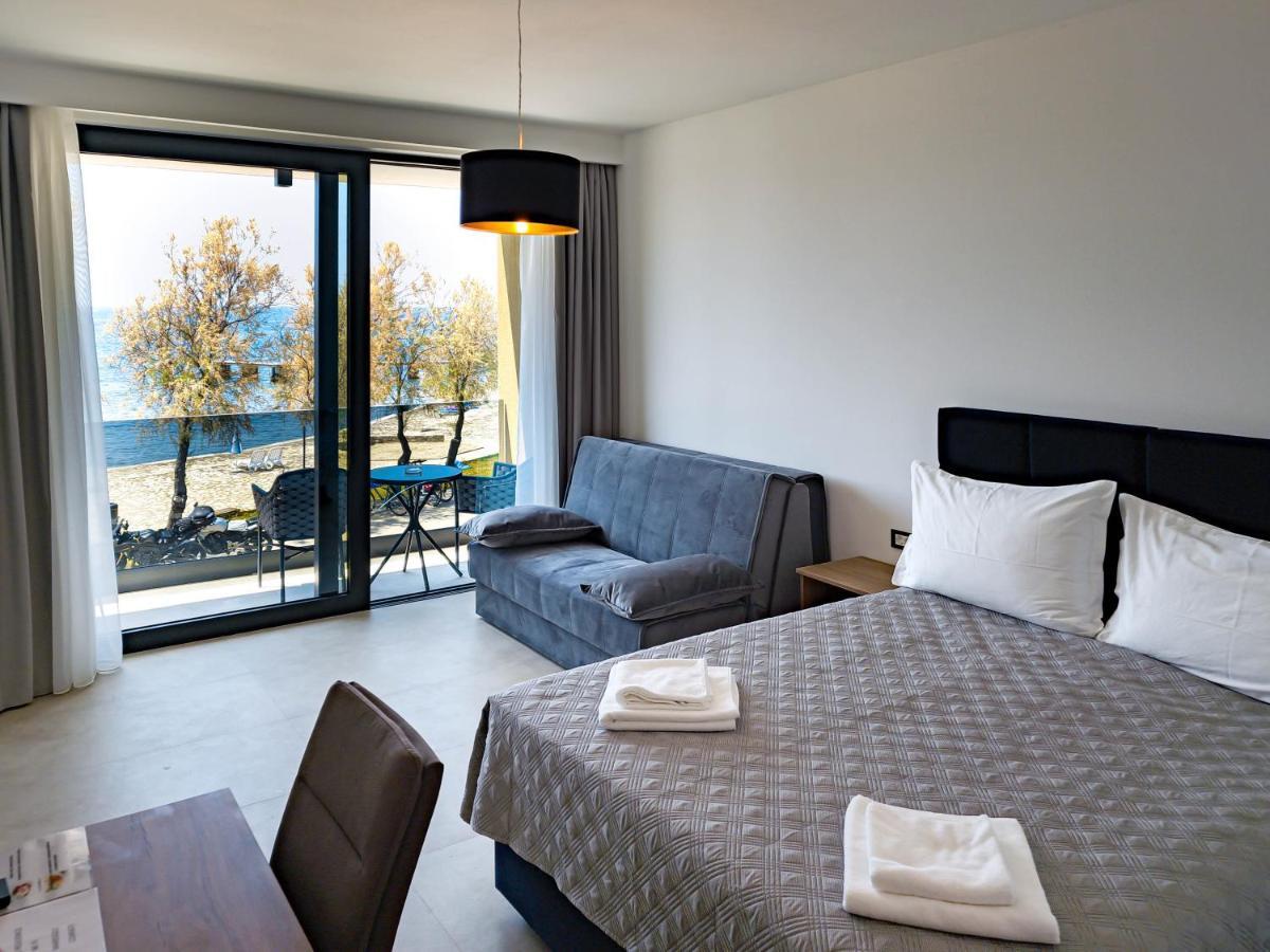 Maresole Beachfront Residence Porec Exterior photo